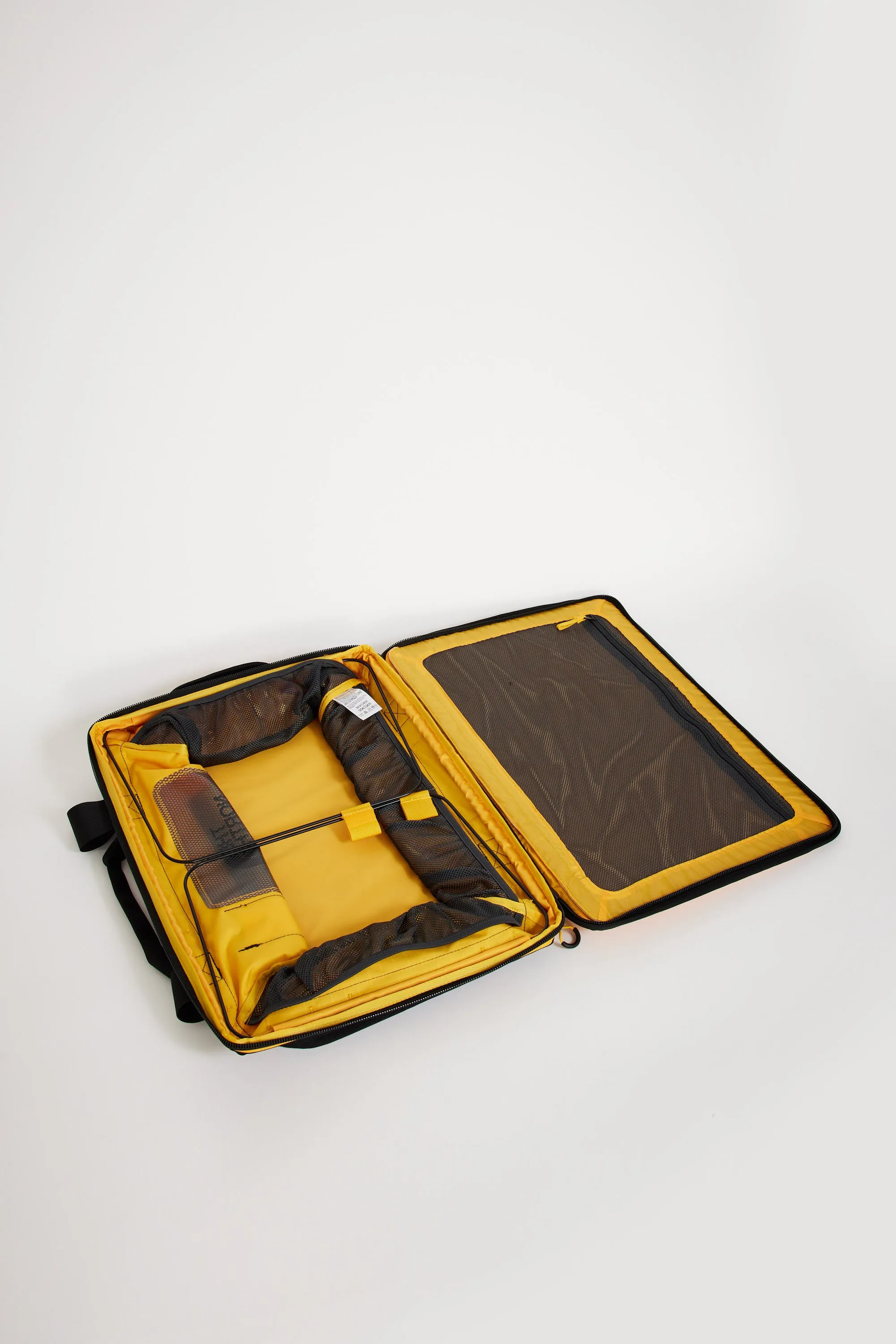 Base Camp Gear Box M Summit Gold/TNF Black