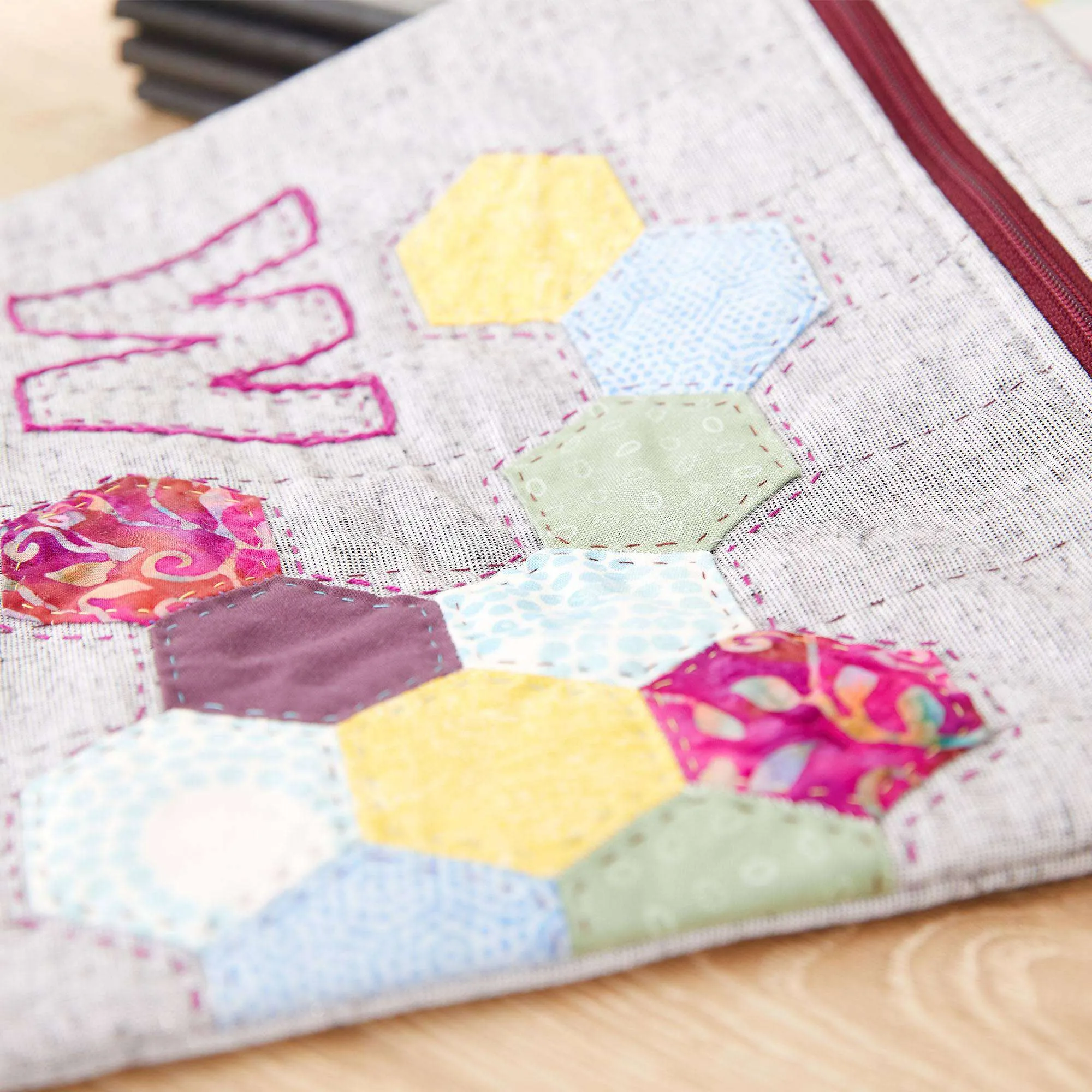 Coats & Clark Sewing Personalized Hexie Zipper Pouch