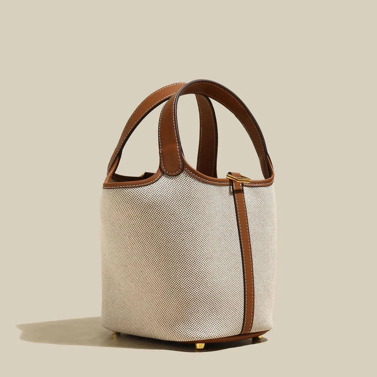 Universal Beige Bucket Bag